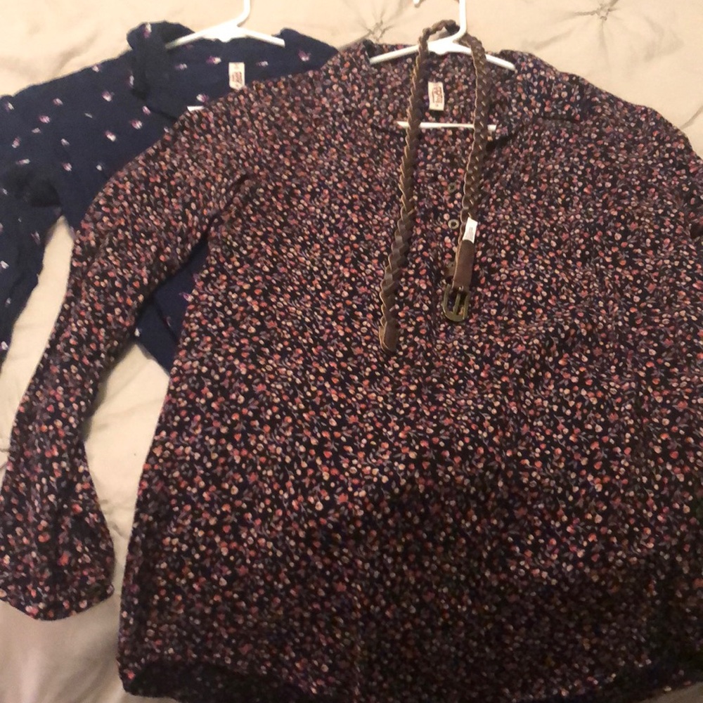 Mudd print half button down blouses